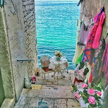 アパート Comfortable In 55 M² With Terrace ベティナ