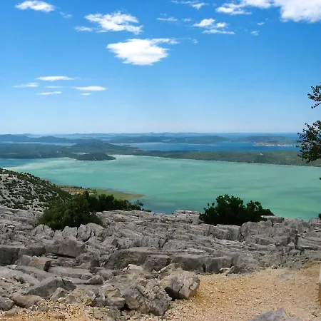 Comfortable In 55 M² With Terrace Betina (Sibenik-Knin)