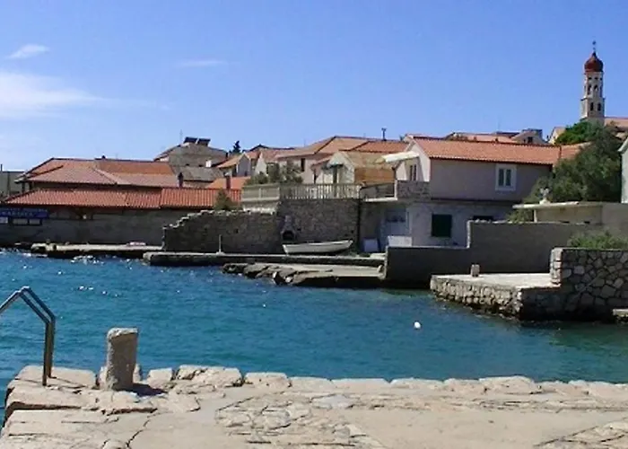 Comfortable In 55 M² With Terrace * Betina (Sibenik-Knin)